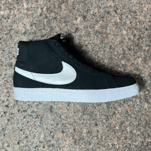 blazer mid black and white