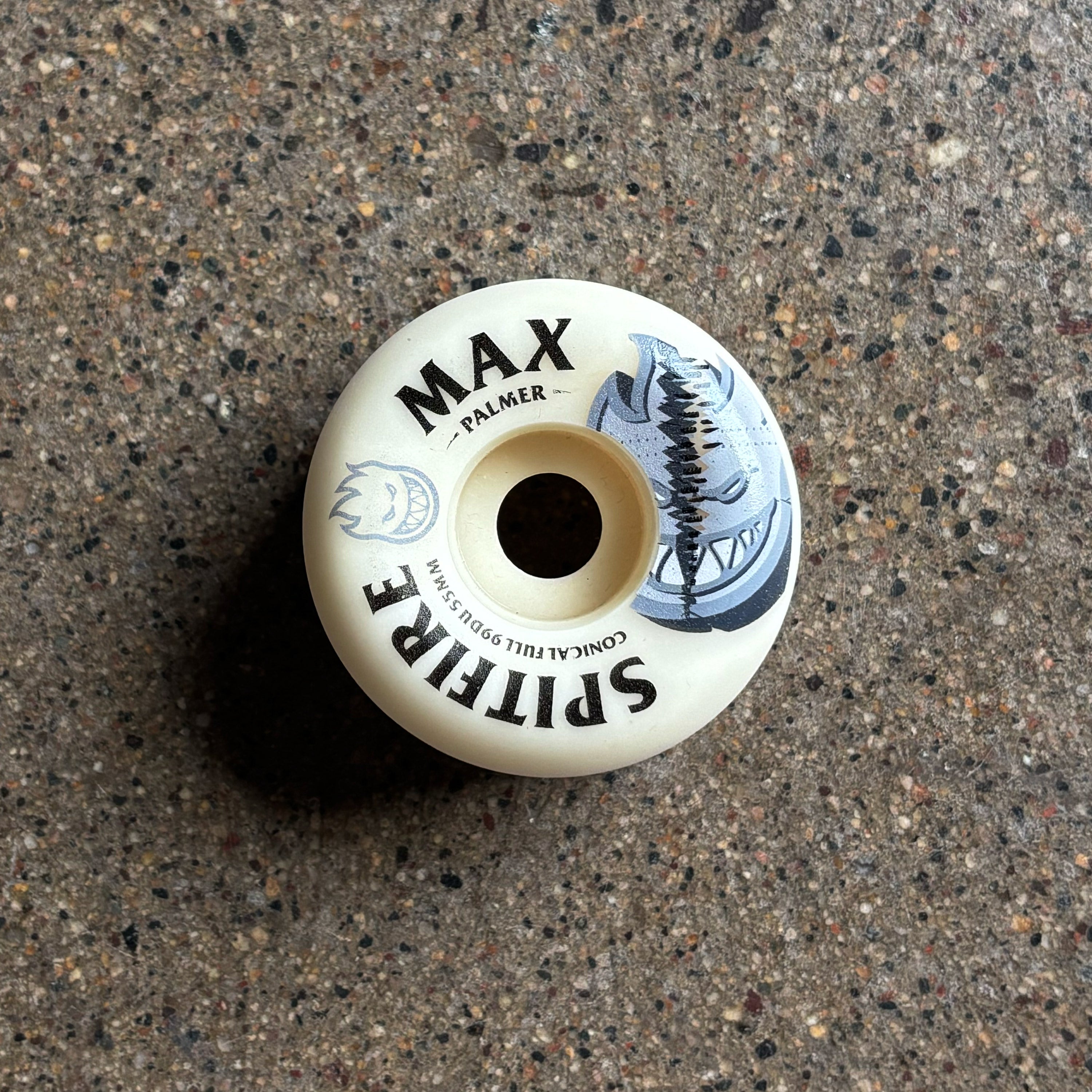 Familia Skateboard Shop