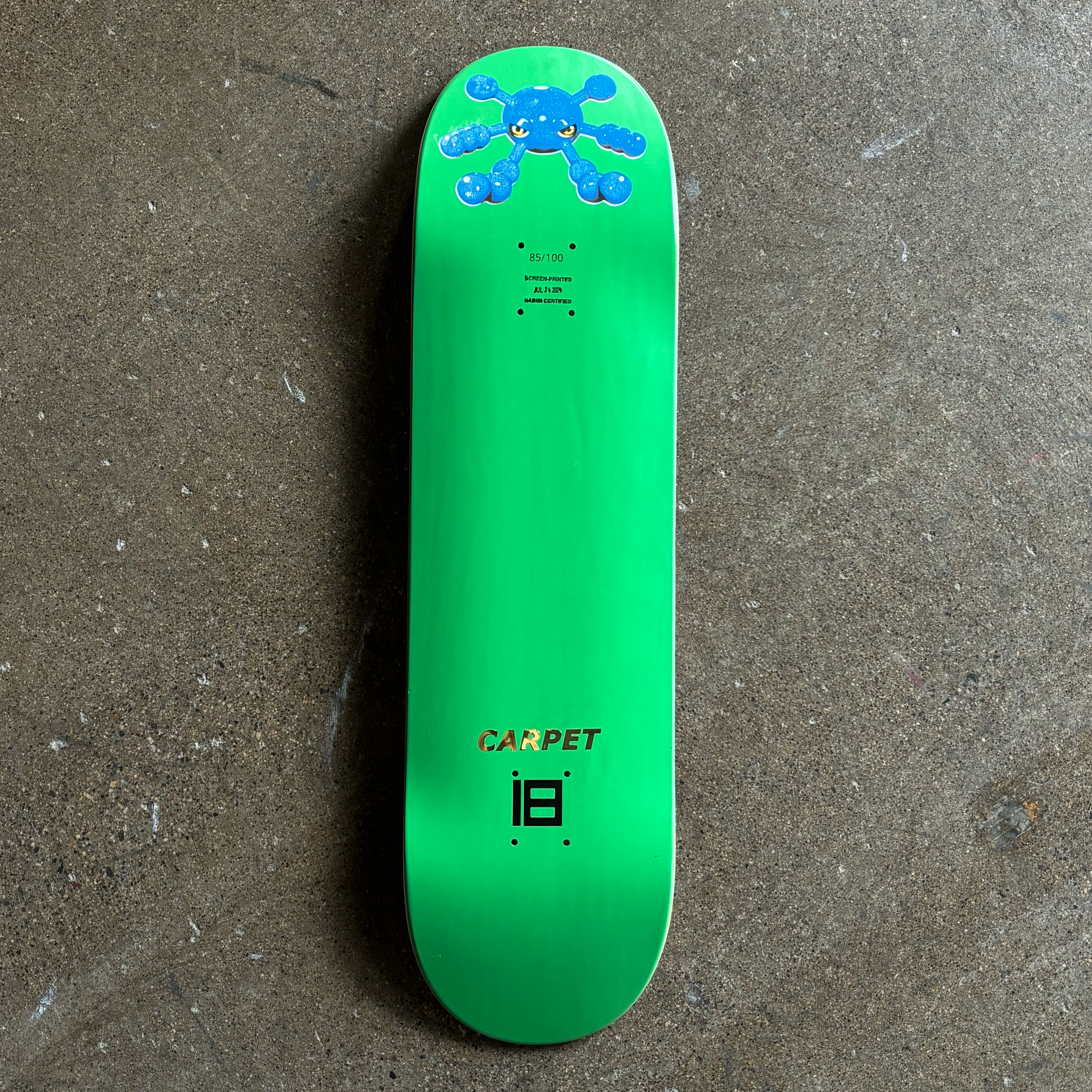 CARPET SEASON 18 BACTERIA DECK
GREEN PAINT WITH BLUE COLOR BACTERIA CARTOON AND GOLD FOIL CARPET LOGO