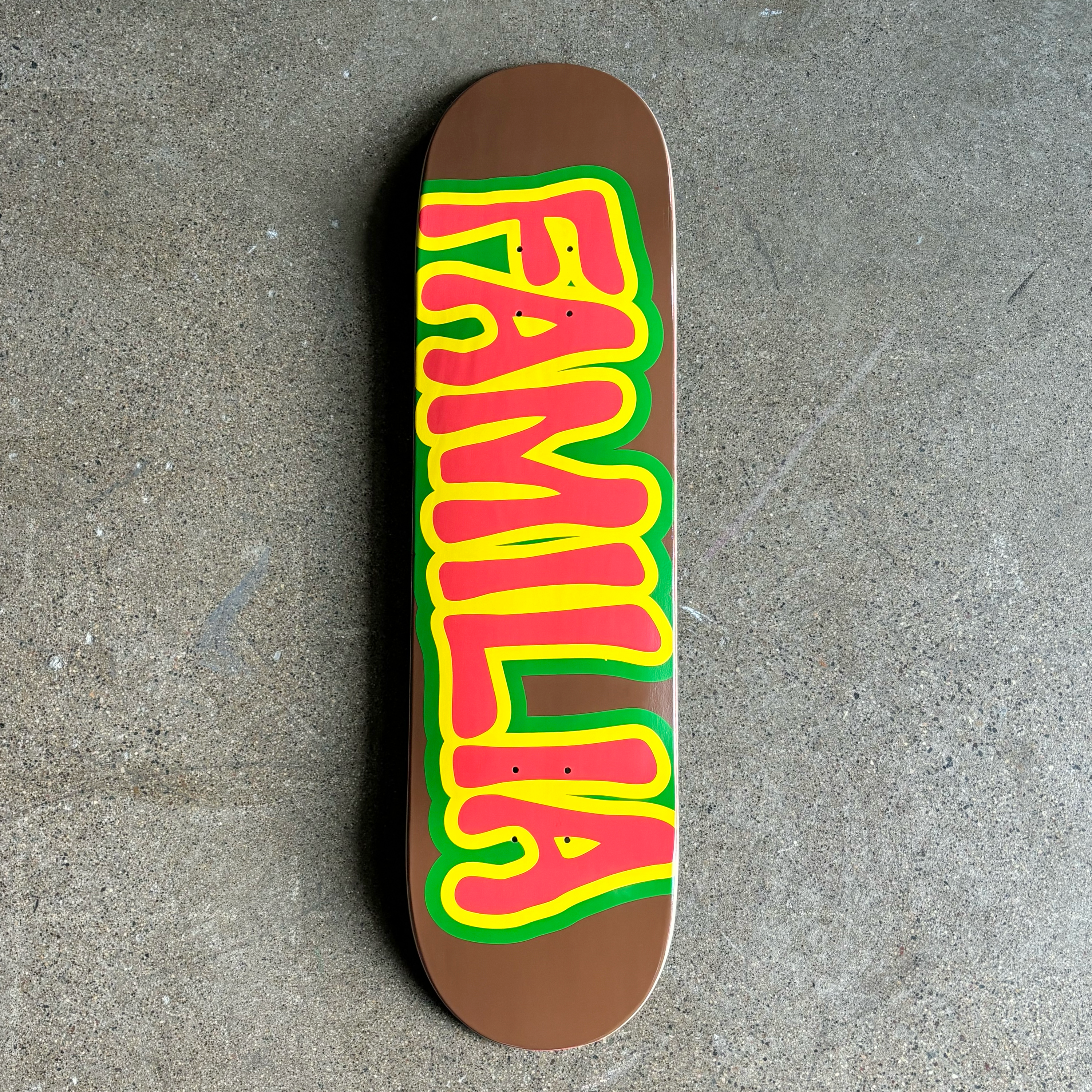 Familia Skateboard Shop