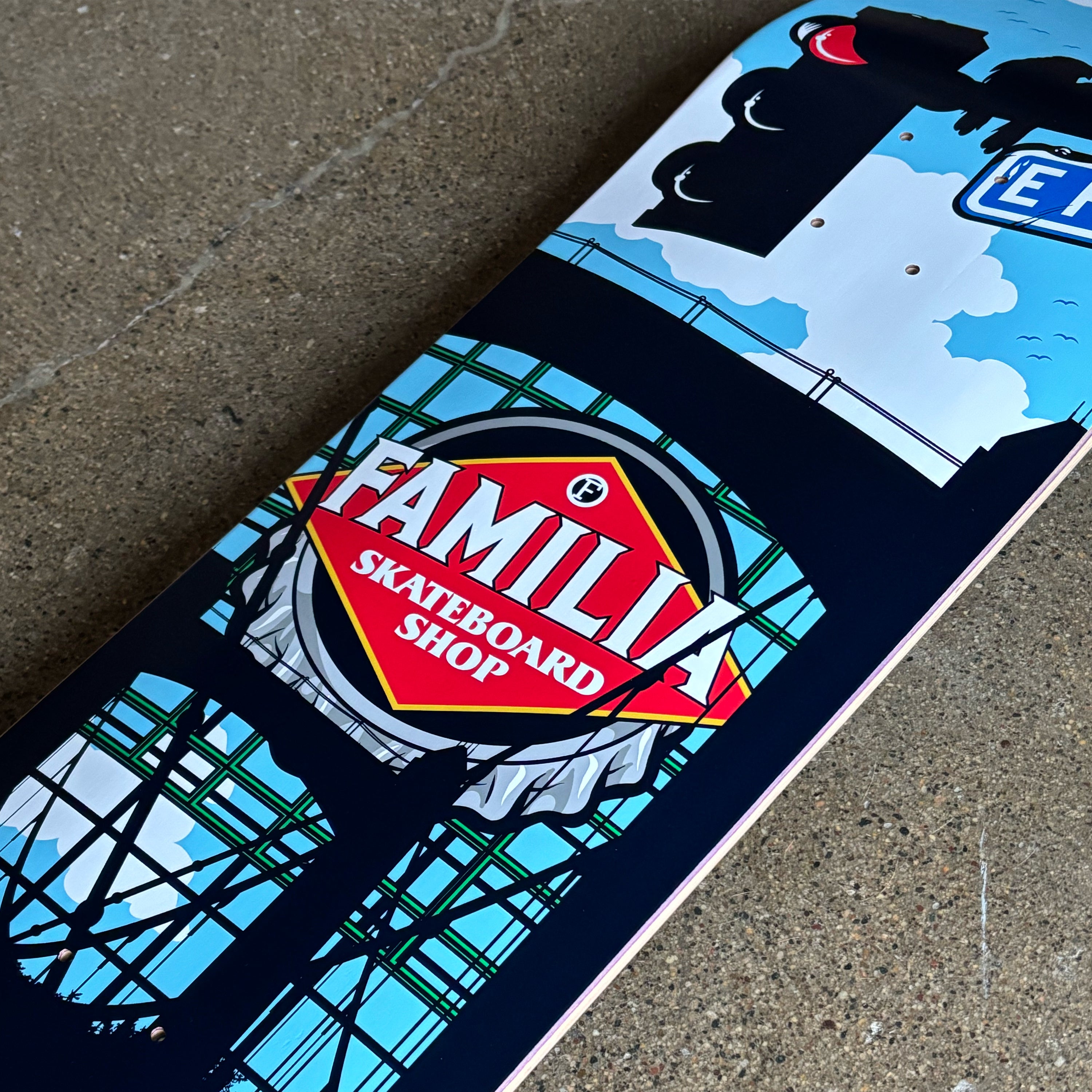 Familia Skateboard Shop