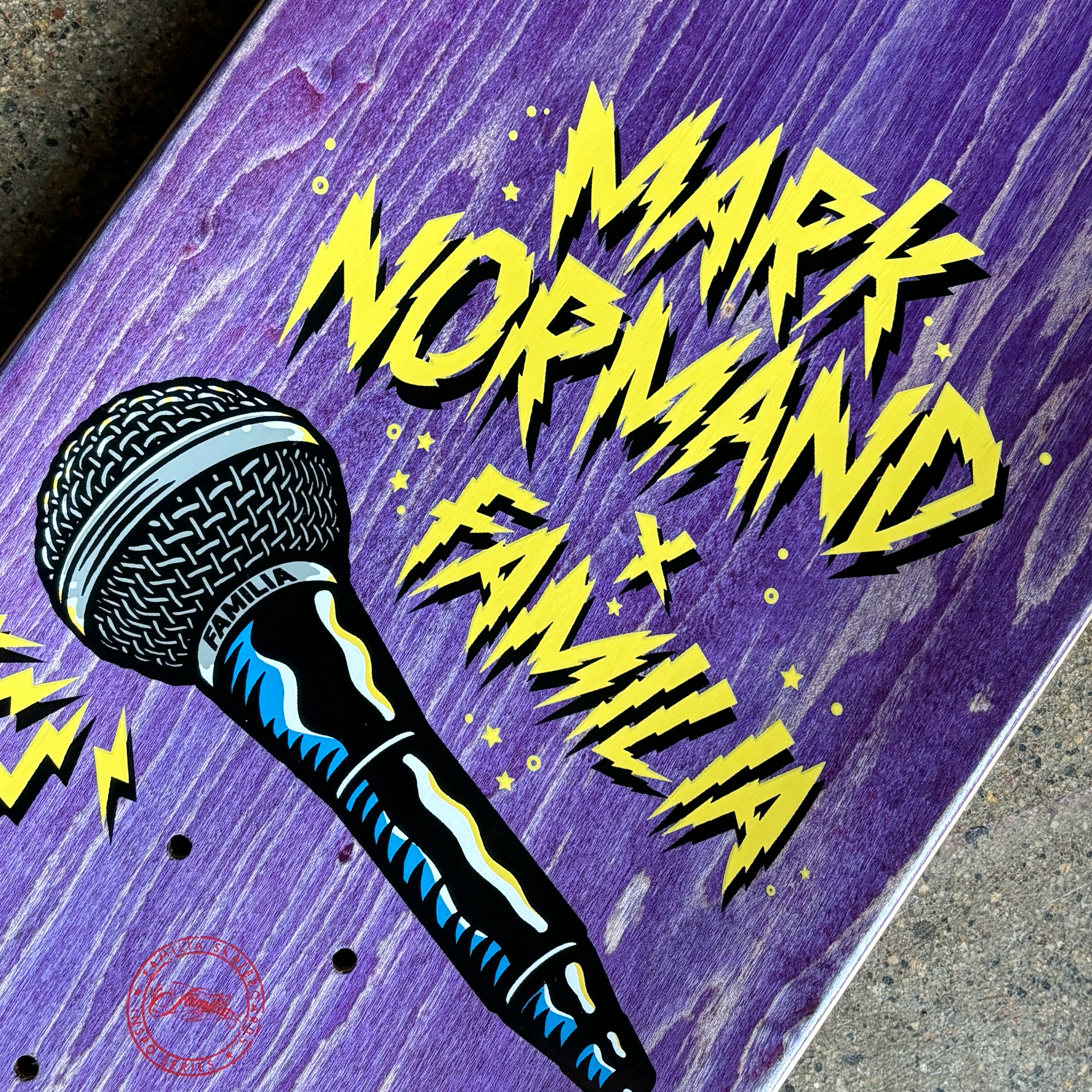 Familia Skateboard Shop