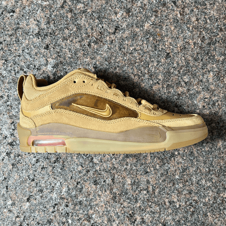 SIDE VIEW OF THE NIKE SB ISHOD PRO MODEL SHOE IN FLAX WHEAT SUEDE AND BROWN GUM SOLE