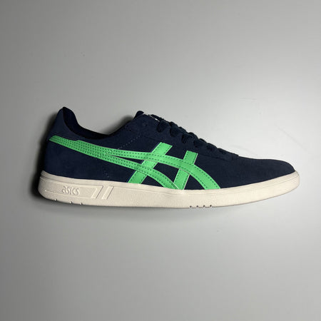 GEL VICCKA PRO SHOE FROM ASICS SKATEBOARDING IN NAVY SUEDE AND GREEN LOGO WITH CREAM SOLE 