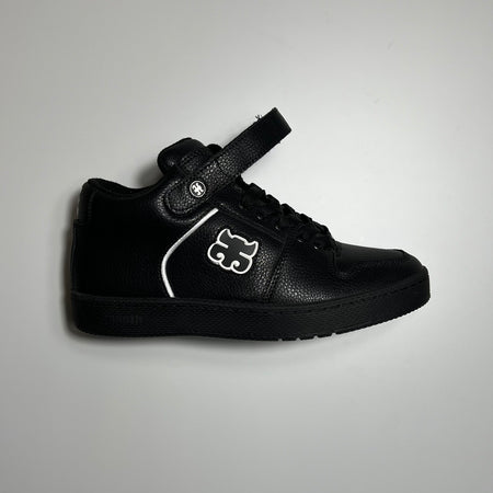 Black leather ipath grasshopper with black gum sole.