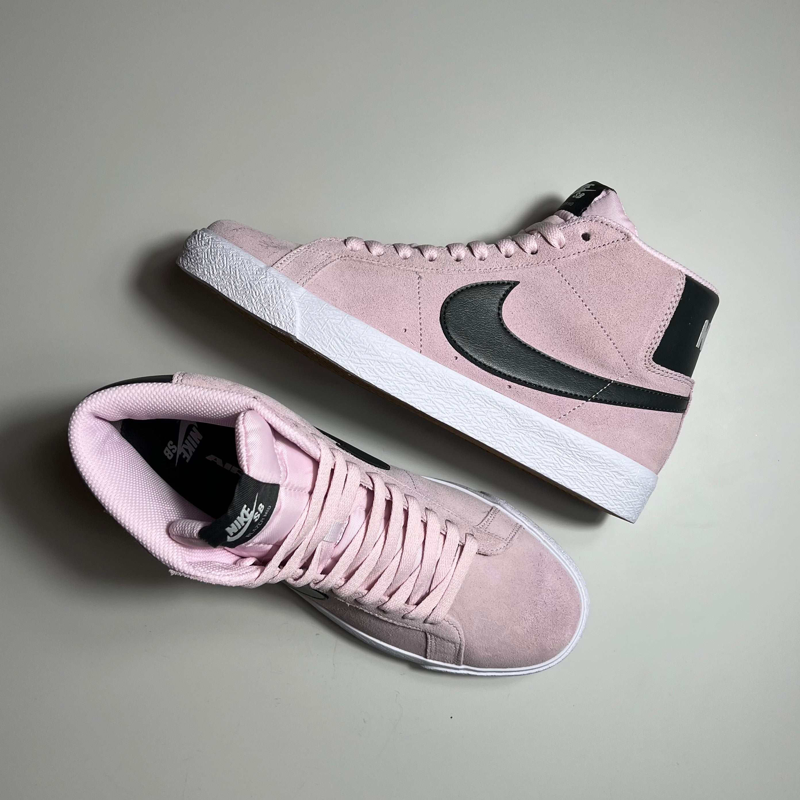 NIKE SB BLAZER MIDS IN PINK SUEDE WITH BLACK SWOOSH