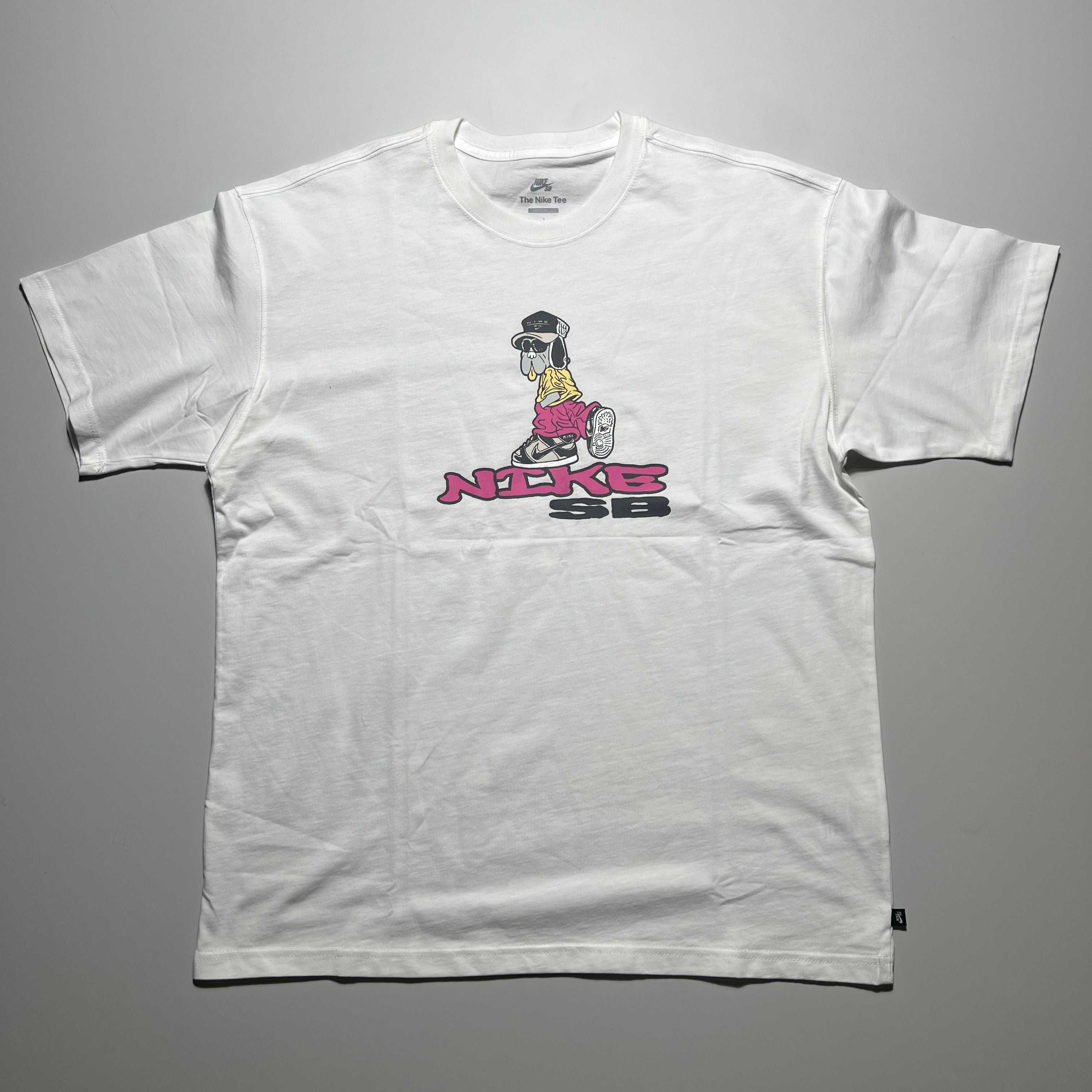 NIKE SB WHITE TEE DUNK DOG GRAPHIC CENTER CHEST 