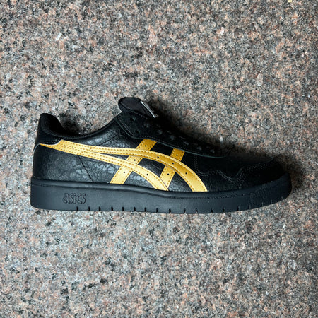 ASICS JAPAN PRO BLACK LEATHER AND GOLD LOGO AND BLACK GUM SOLE