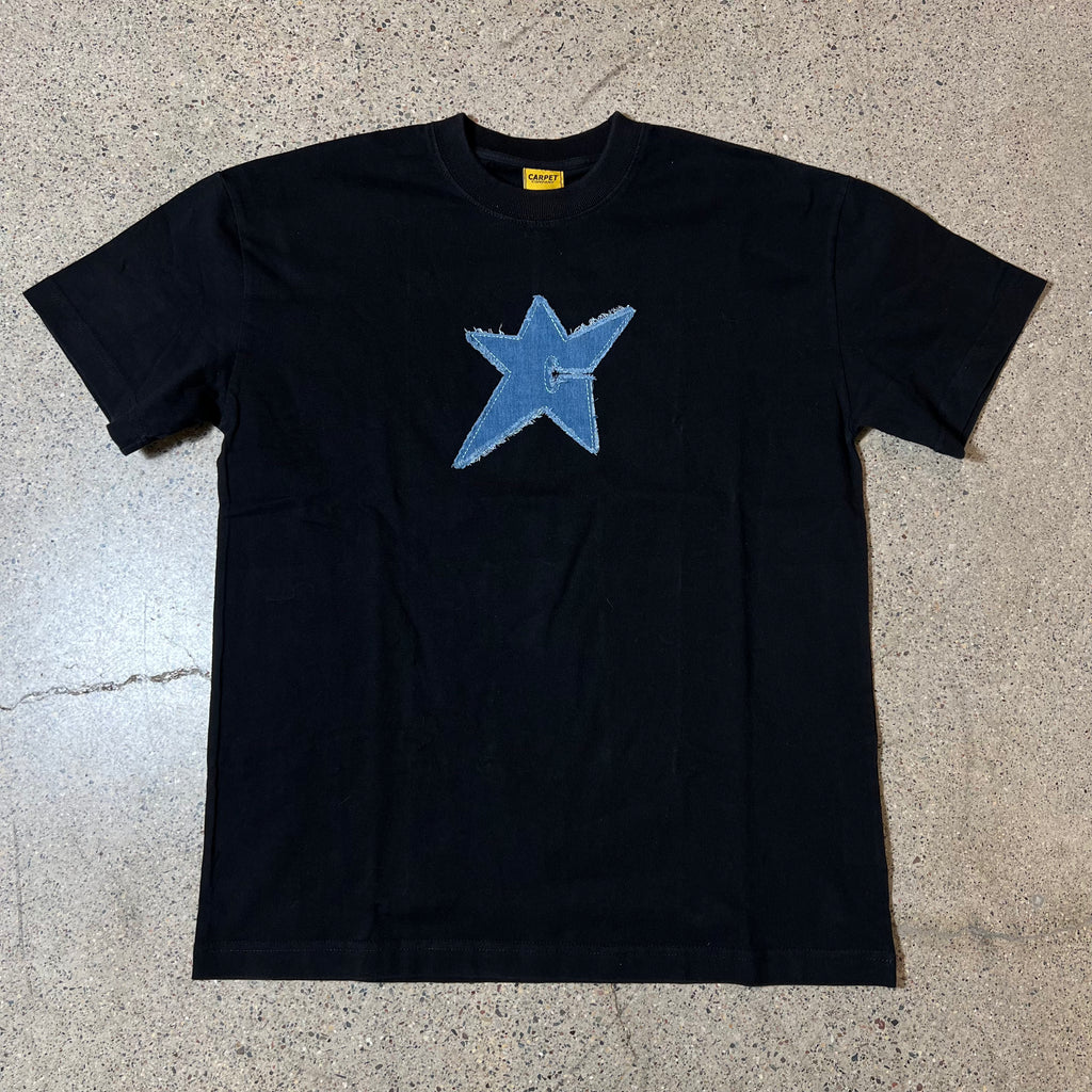 CARPET DENIN C STAR TEE IN BLACK