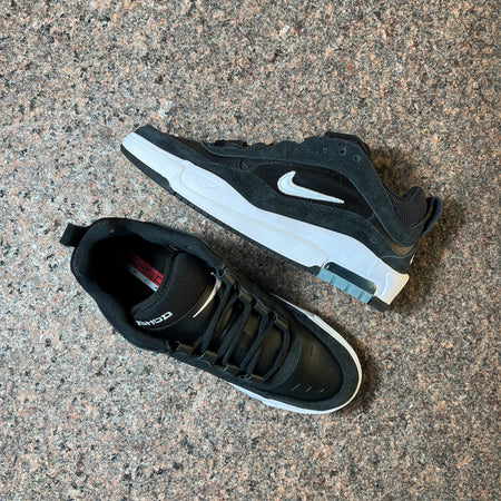 NIKE SB AIR MAX ISHOD BLACK AND WHITE PRO MODEL