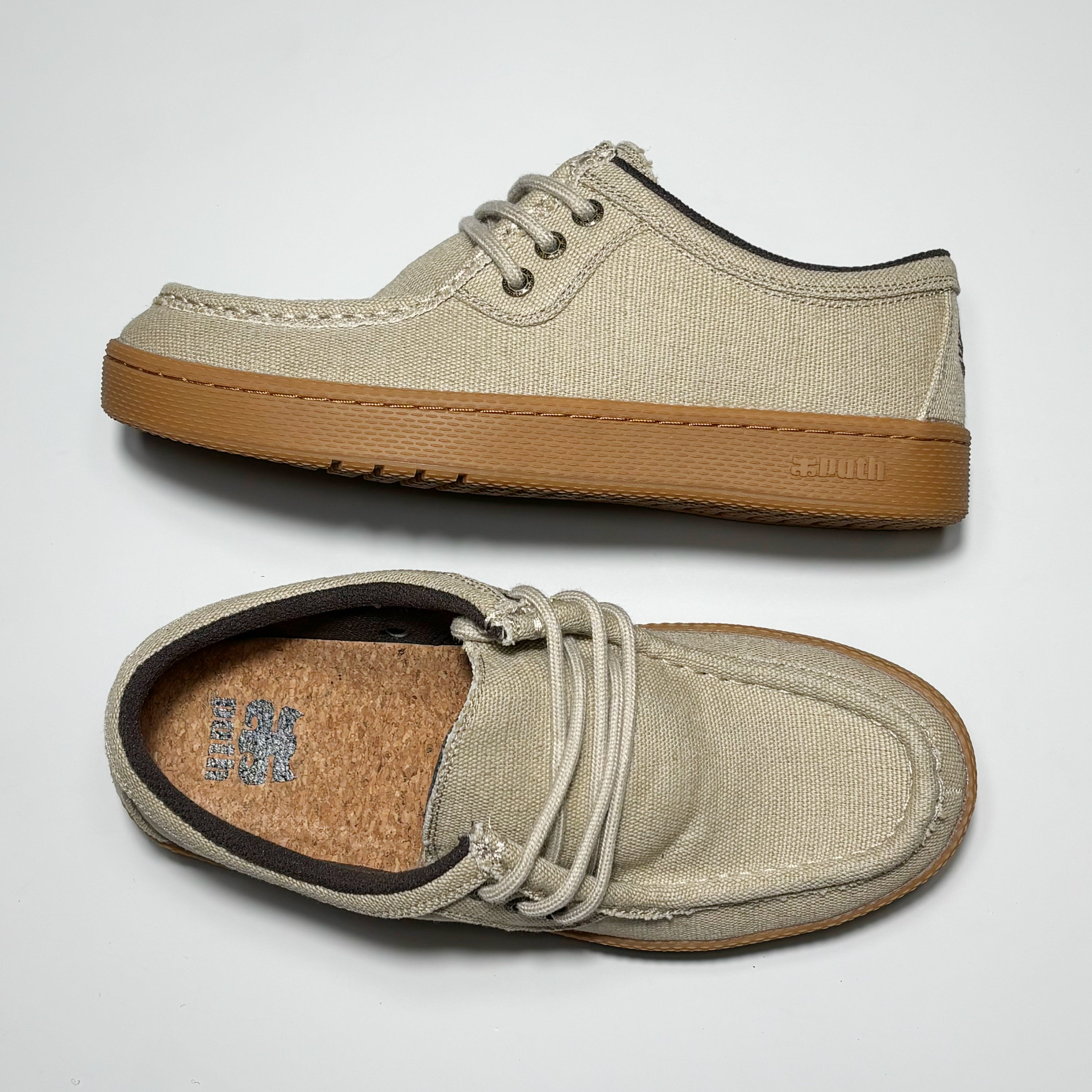 Toe down view with side profile.
Cork insoles.