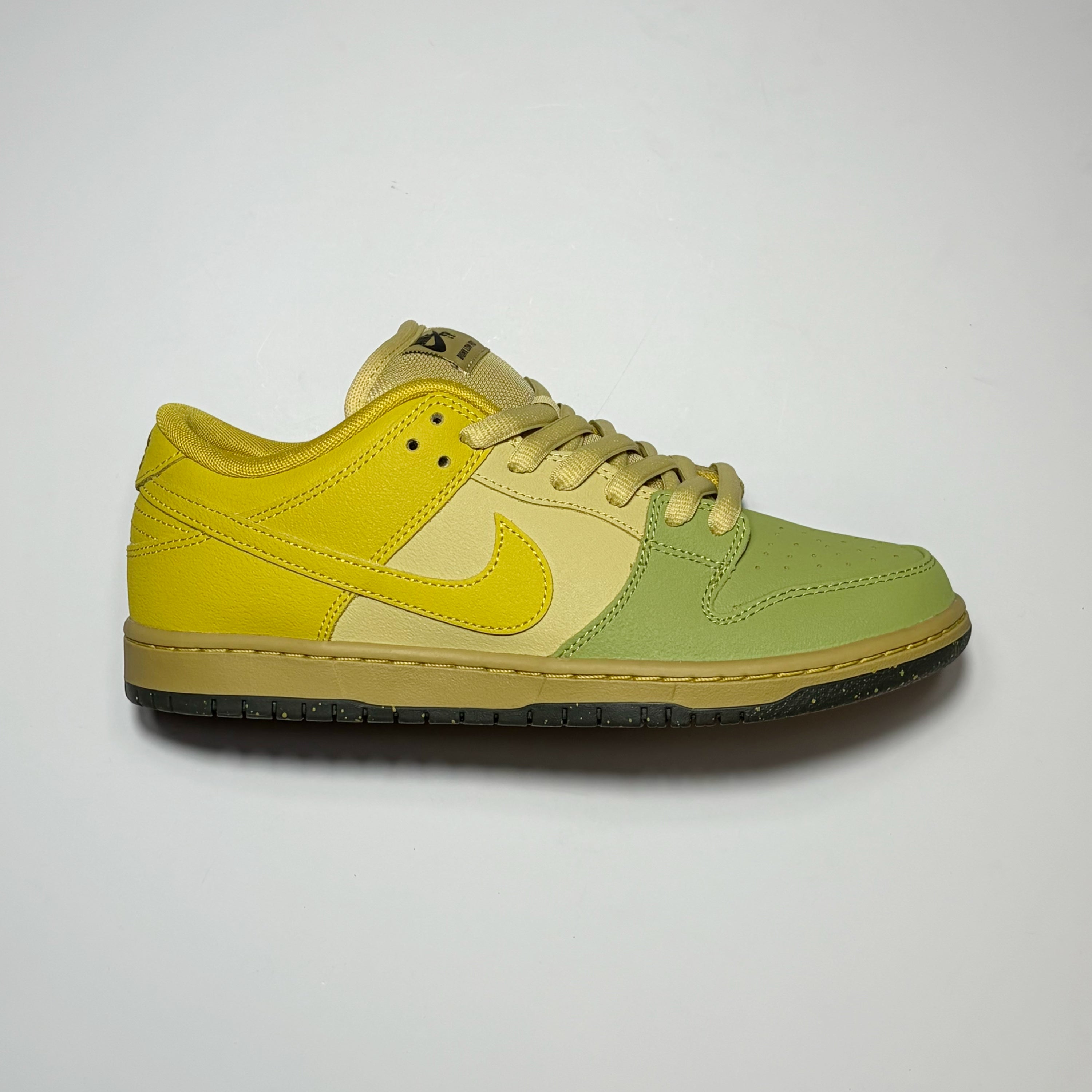 Right side image, Nike SB Dunk Low Pro saffron quartz "hatch chilli" shoes
