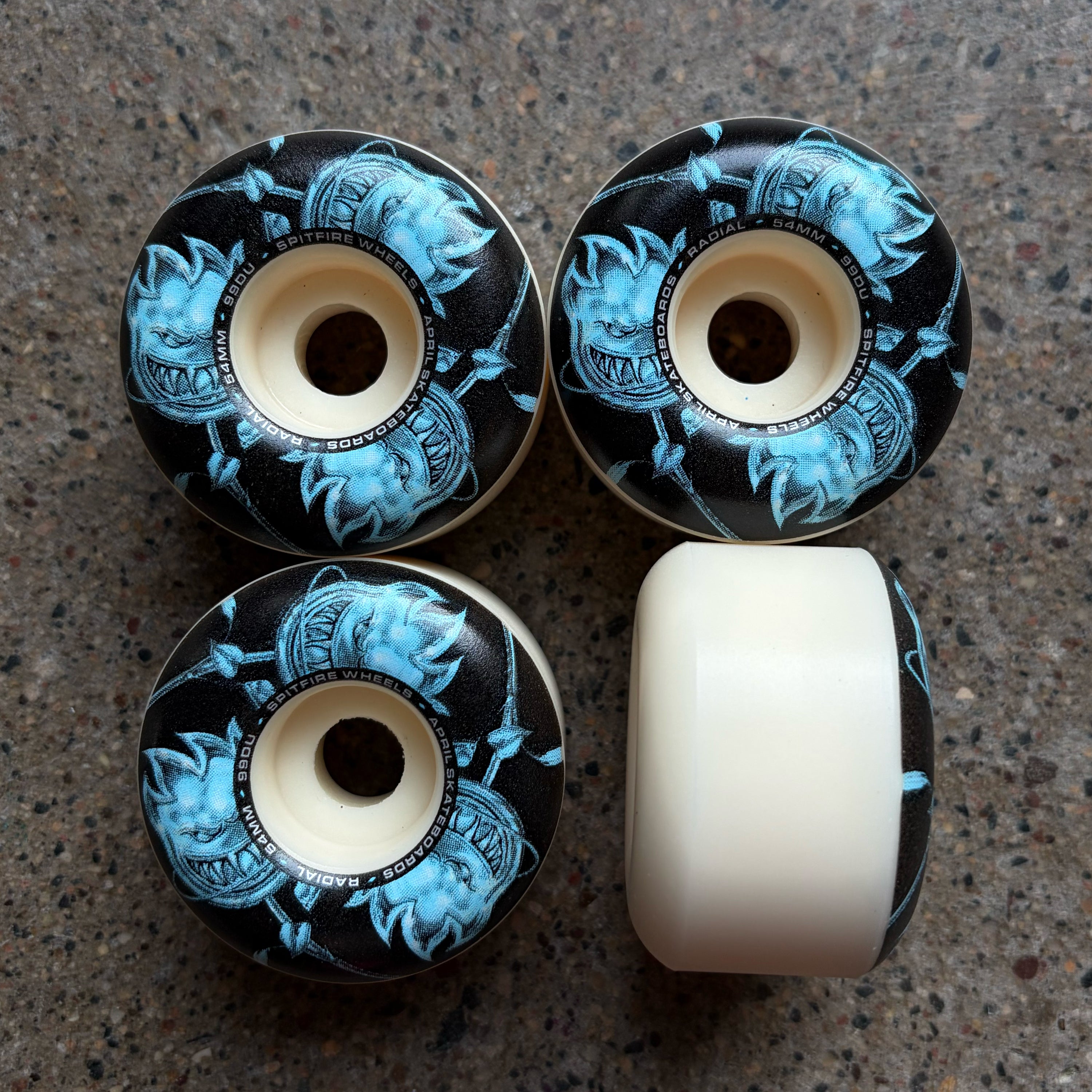 Set of  Spitfire x April Formula Four radial wheels.