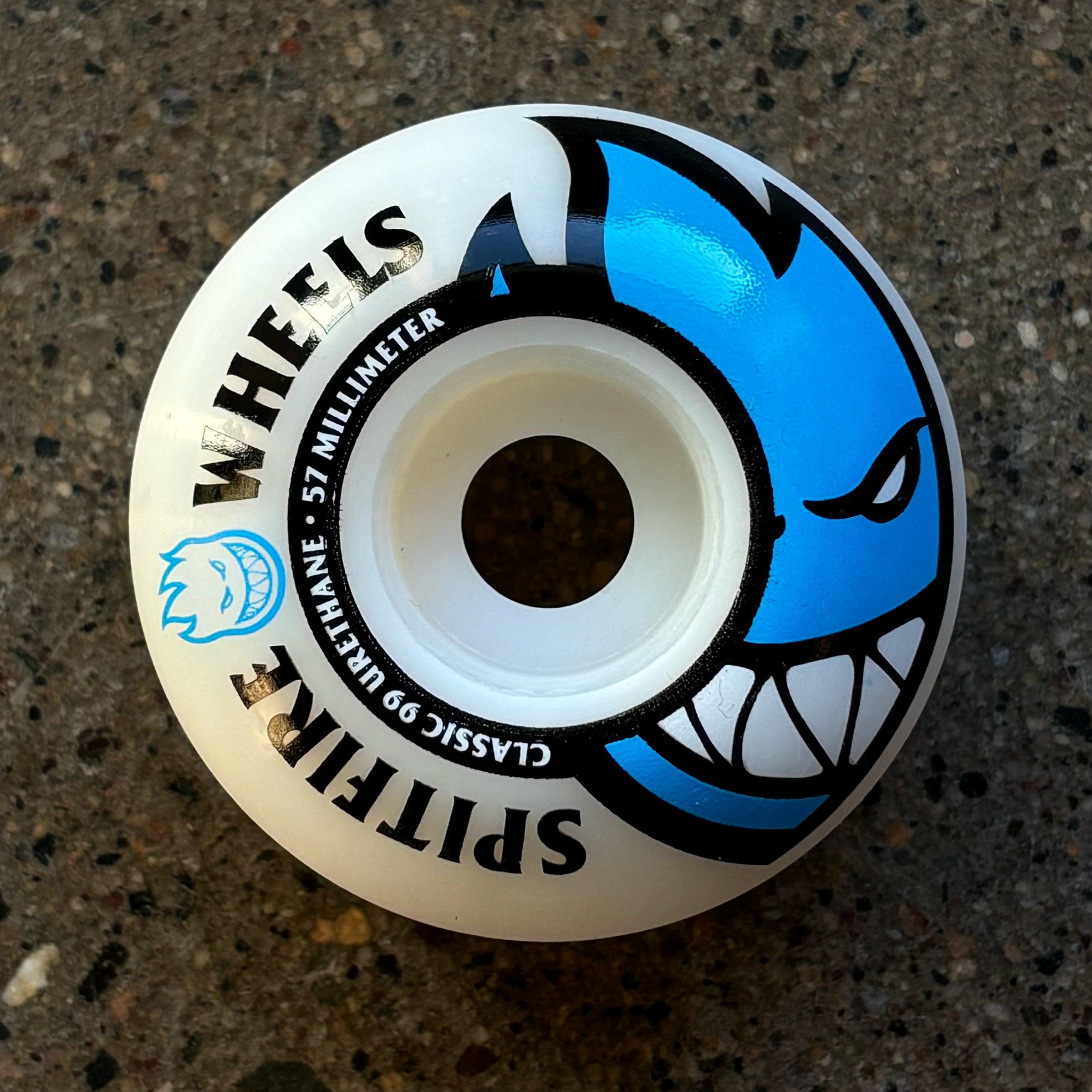 Familia Skateboard Shop