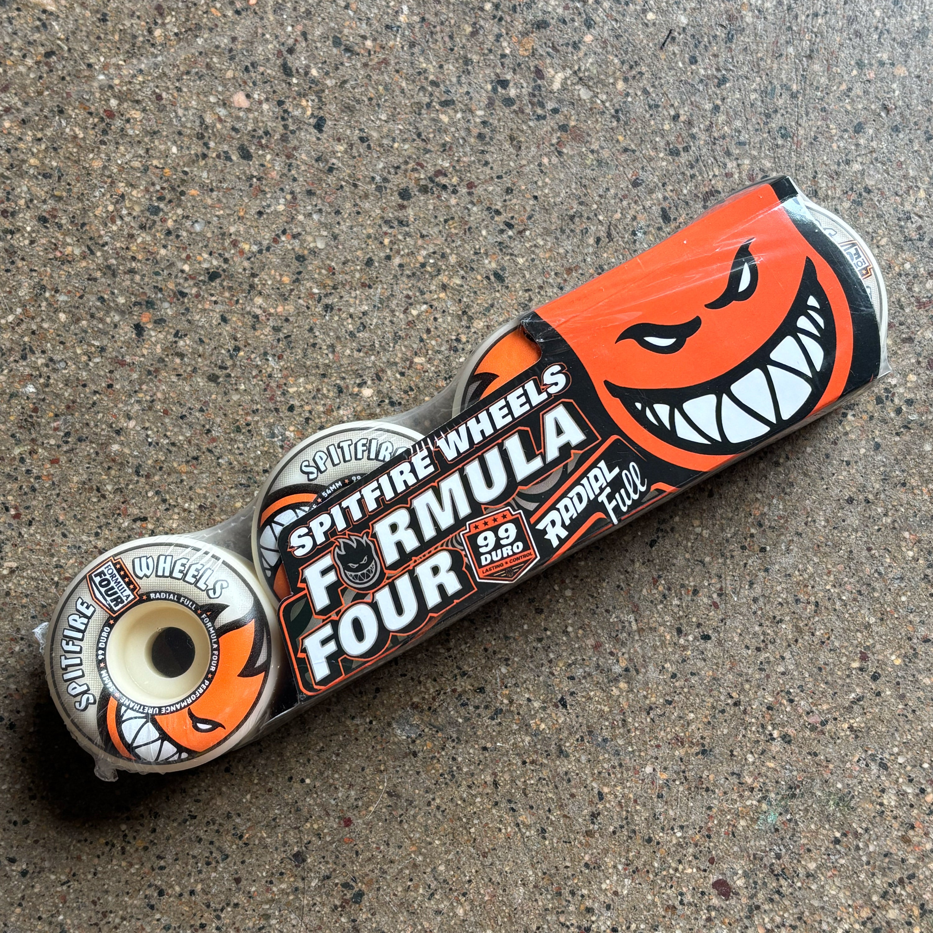 Familia Skateboard Shop