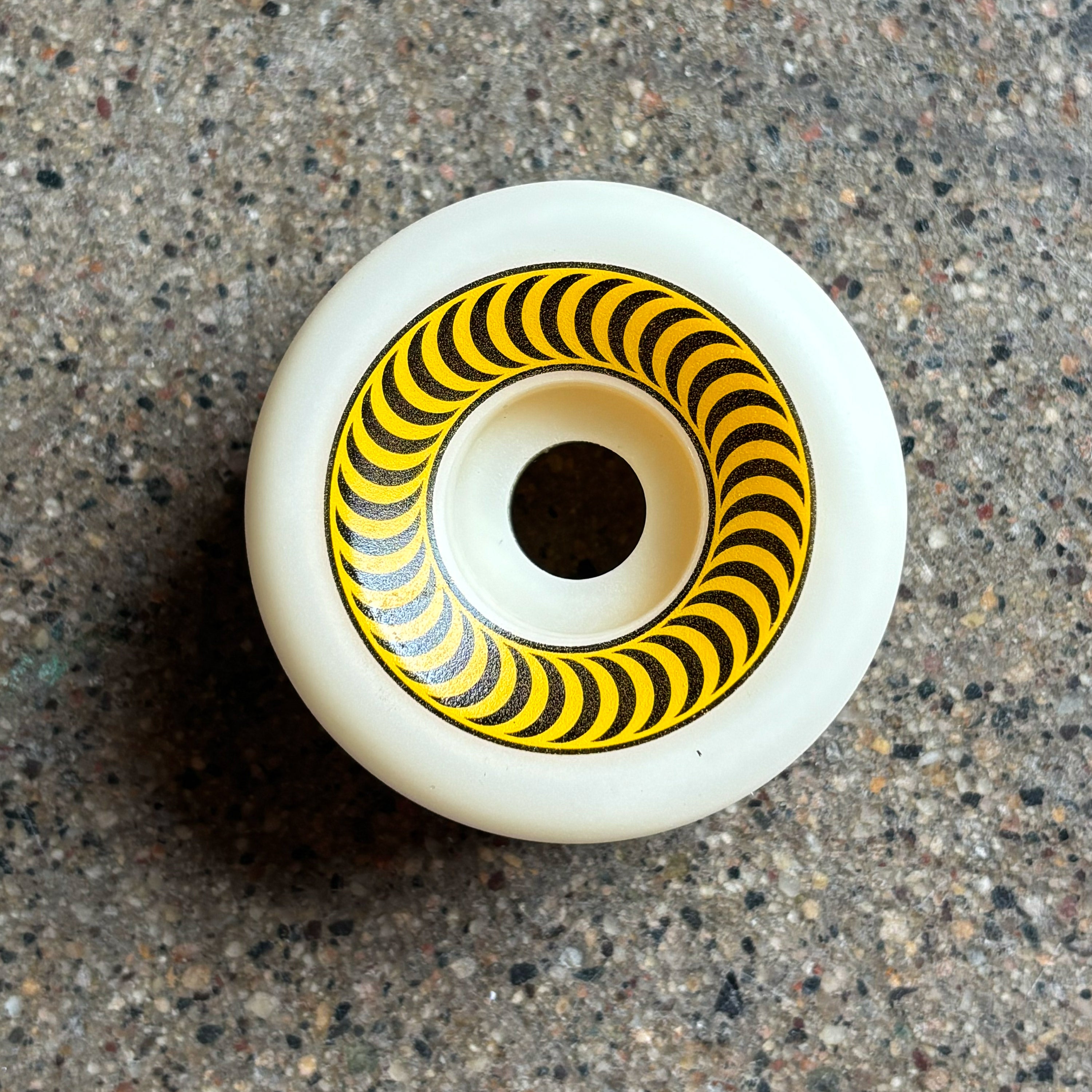 Familia Skateboard Shop