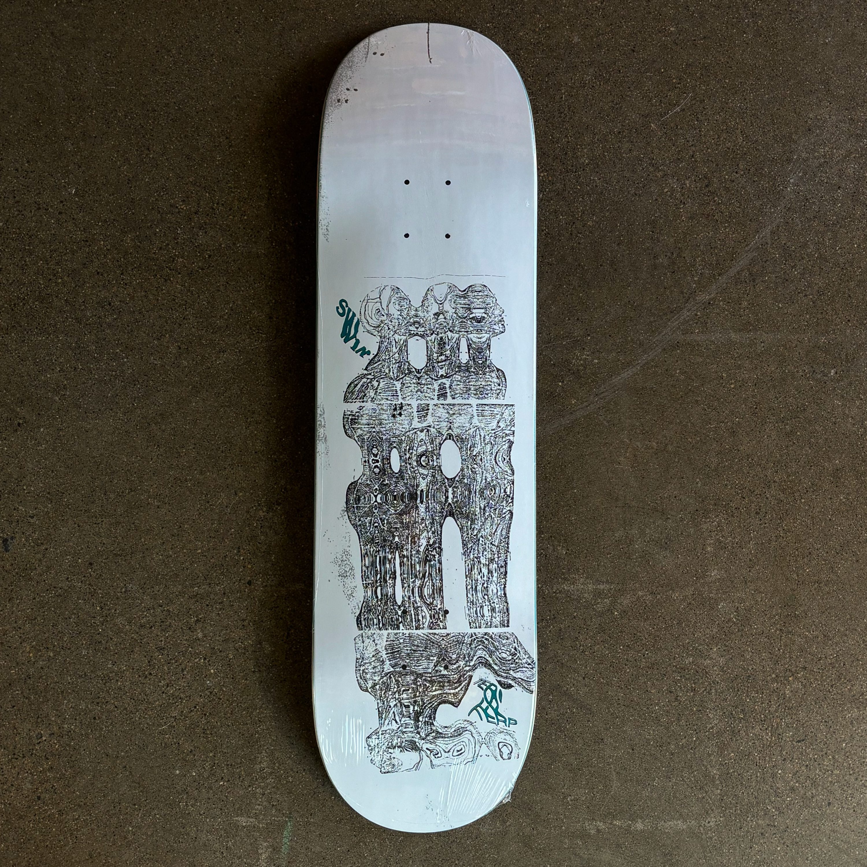 FULL IMAGE OF DECK. 
STRETCHED IMAGE OF SKELETON ART OF THE NERVES ONLY 