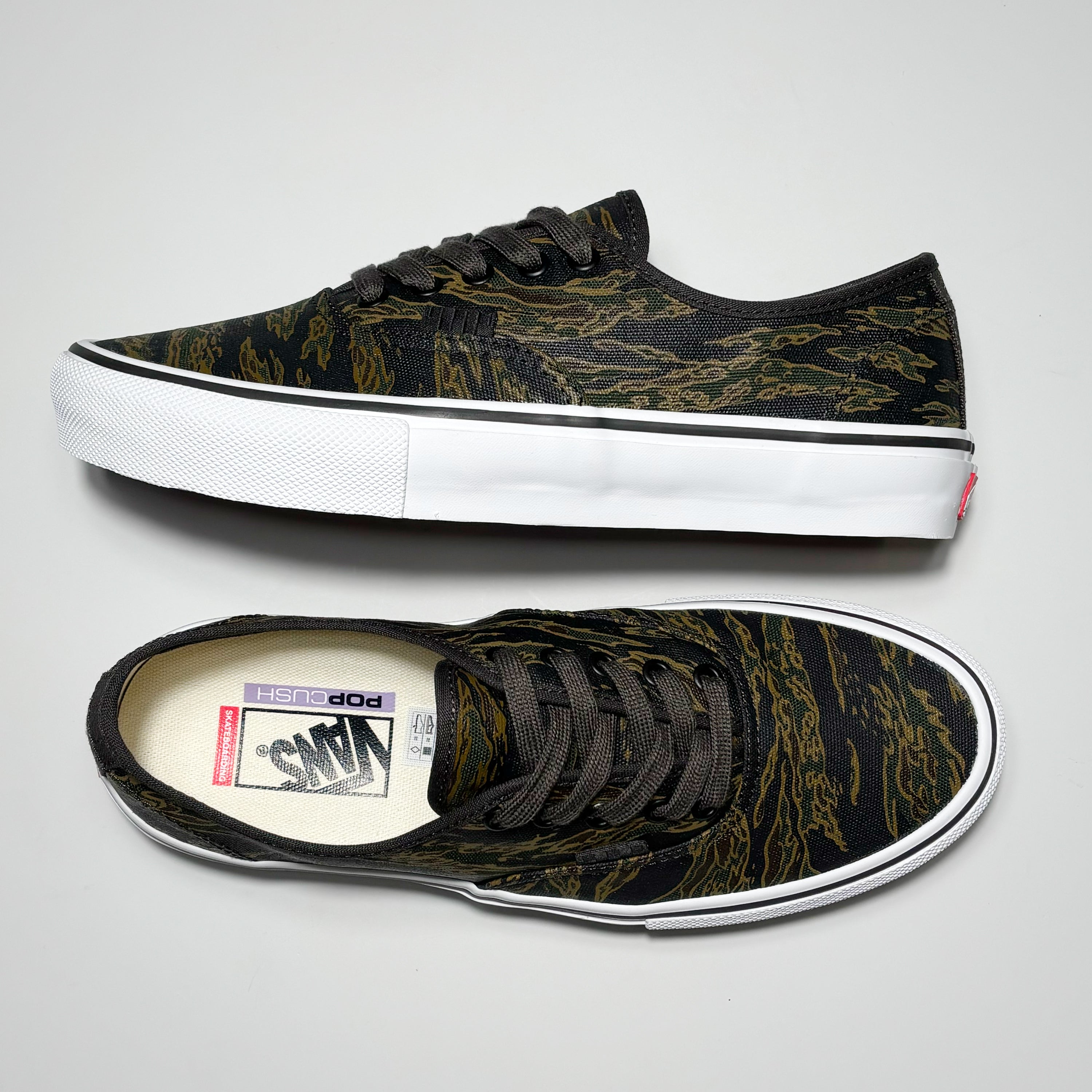 Toe down view with side profile.
Vans popcush™ insoles.