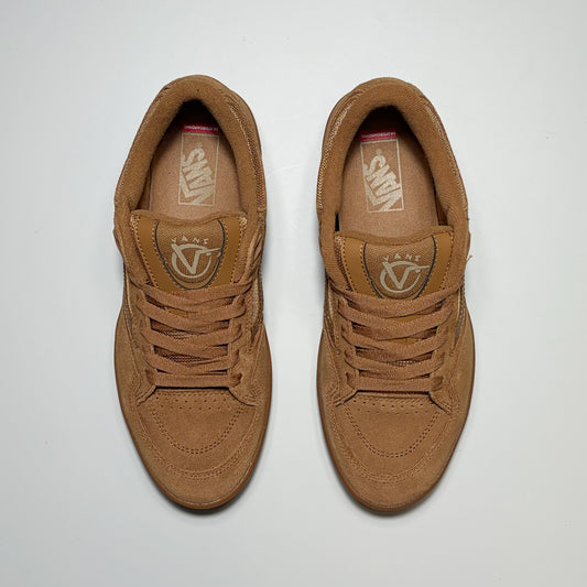 Toe down view, Vans Rowan Z3 shoes. Brown laces and Vans V logo on tongue.